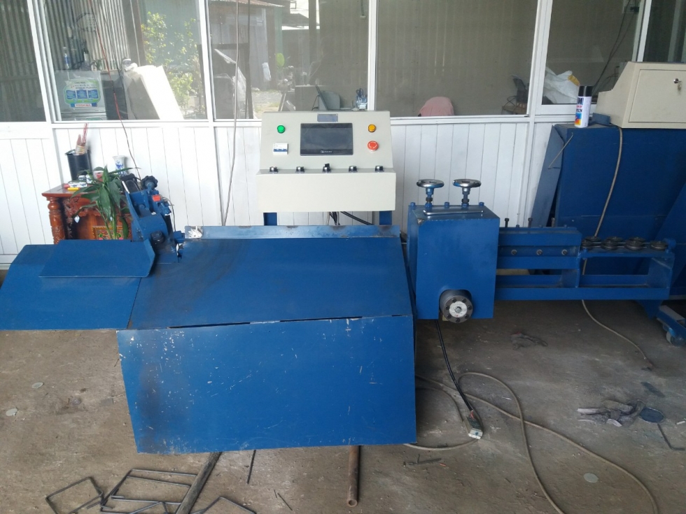 Máy uốn đai sắt